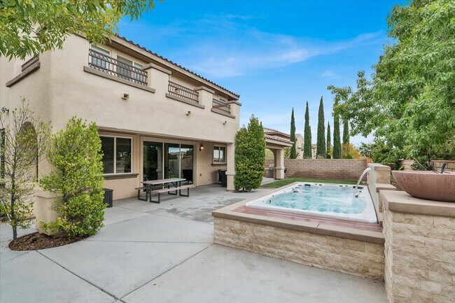 Building Photo - 12057 La Palmera Ave