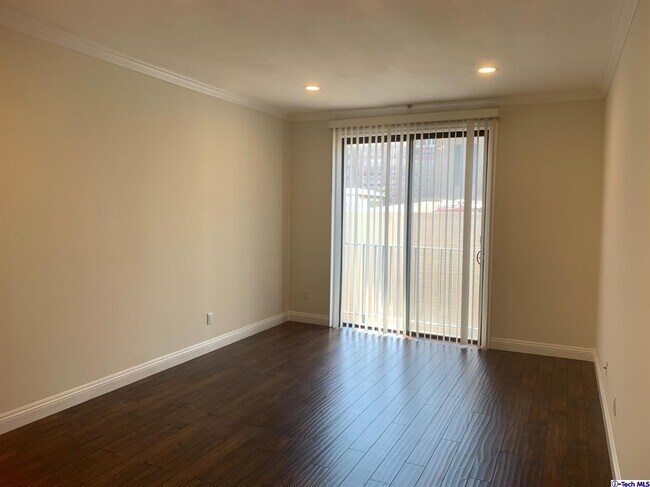Building Photo - 625 S Berendo St
