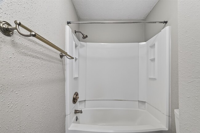 Building Photo - 1710 Good Day Dr