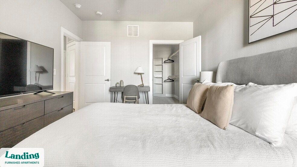 Building Photo - 24002 Colonial Pkwy