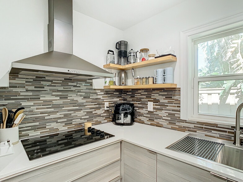 Kitchen - 1503 Wise Ave