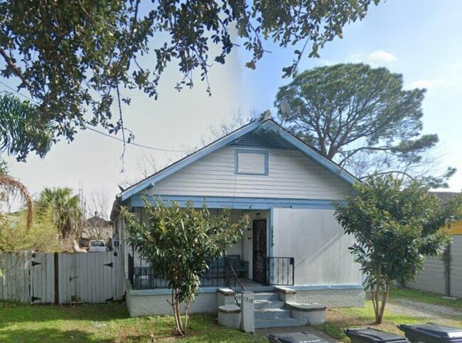 Building Photo - 1317 Port St
