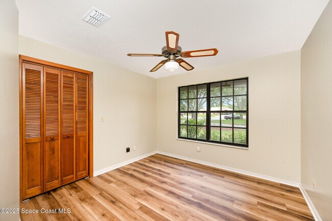 Building Photo - 441 Crystal Lake Dr