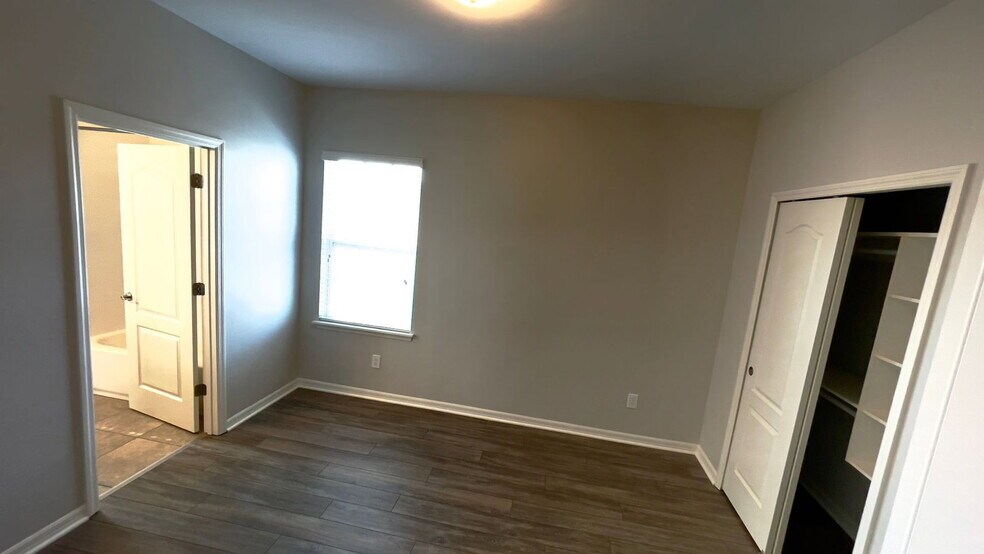 Building Photo - 7255 Shadeview Alley