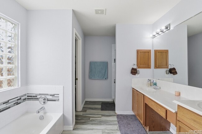 Building Photo - 414 Willow Grove Dr