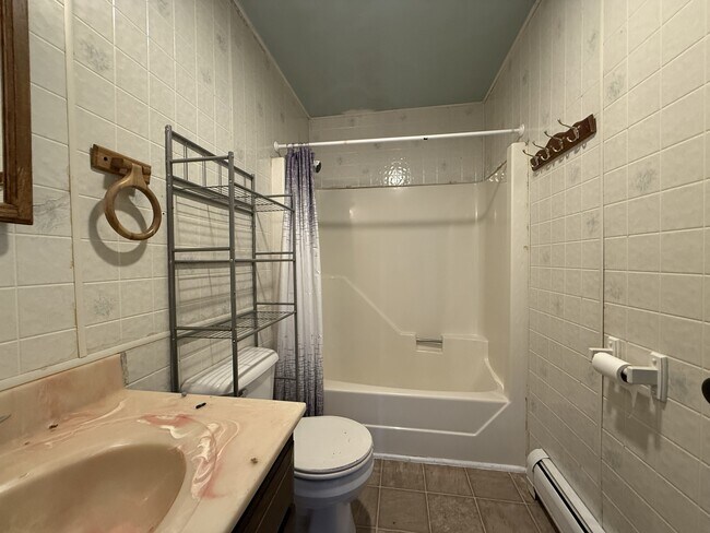 Building Photo - 165 Troup Rd