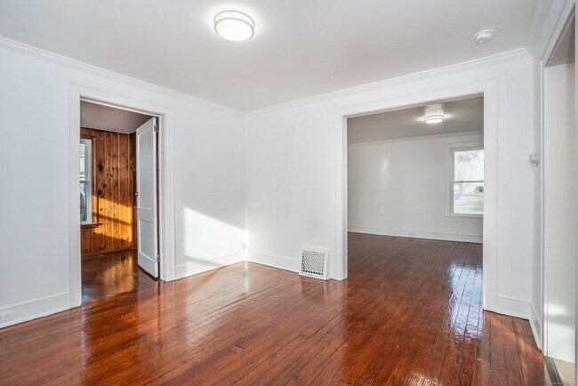 Building Photo - 57 Washington Cir