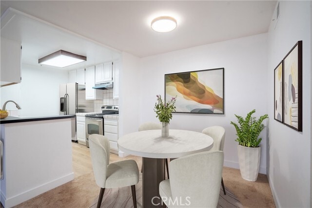 Building Photo - 222 S Central Ave