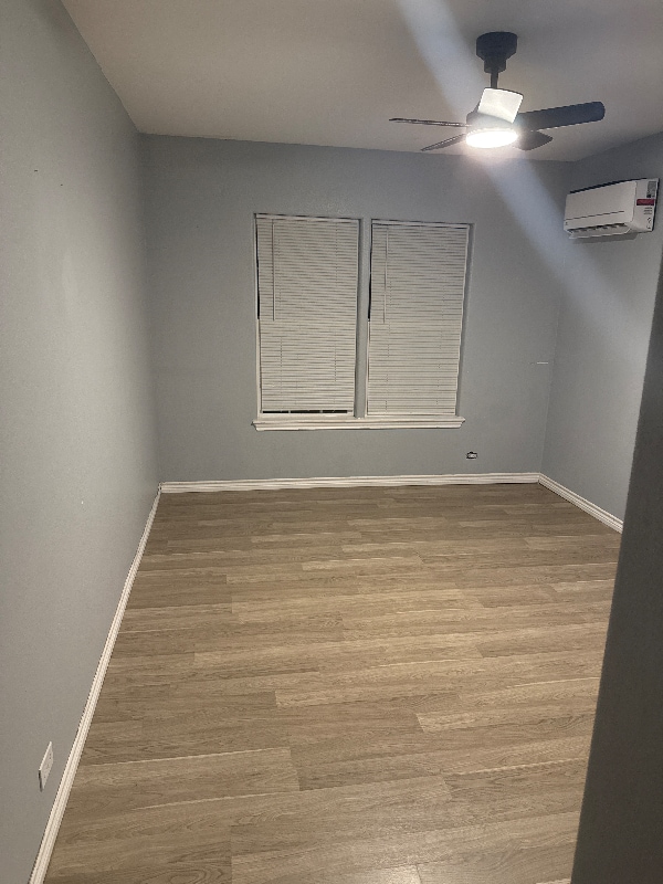 Building Photo - 2538 W Van St