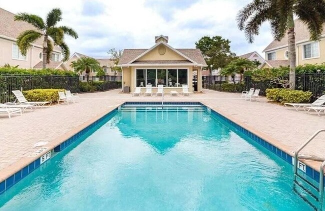 Building Photo - 1611 SE Pomeroy St