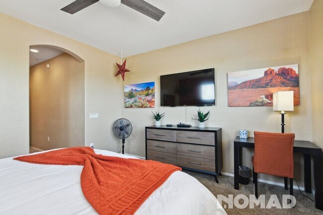 Building Photo - Luxurious 3BR Condo in Anthem