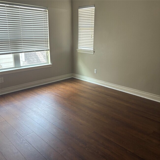 Building Photo - 14322 Summer Garden Dr