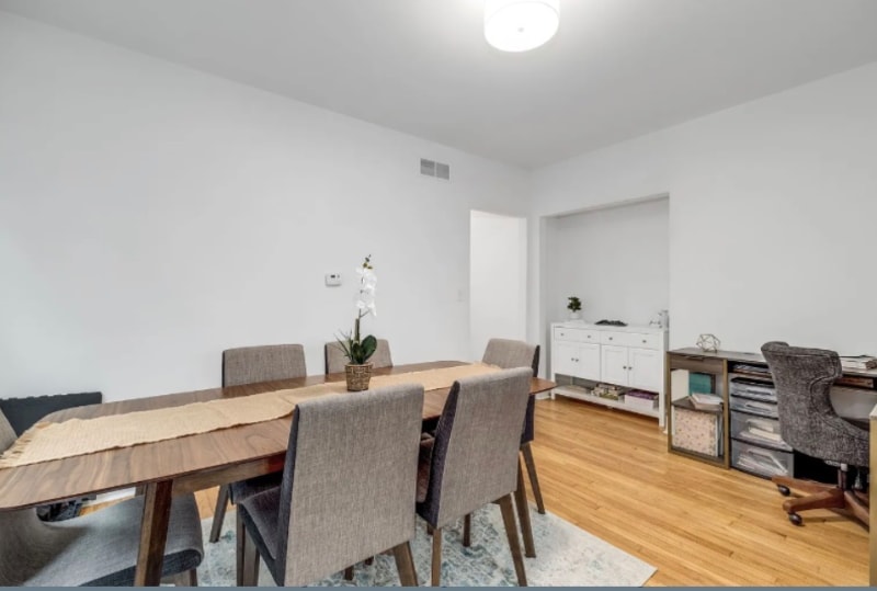 Building Photo - 1600 Central St