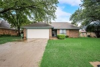 Building Photo - 617 Main St