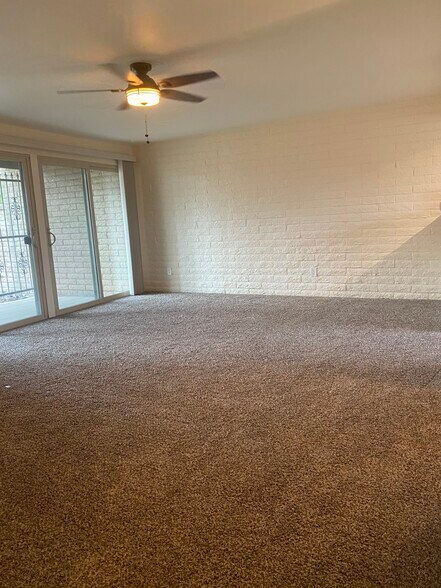 living room - 7856 E Linden Pl