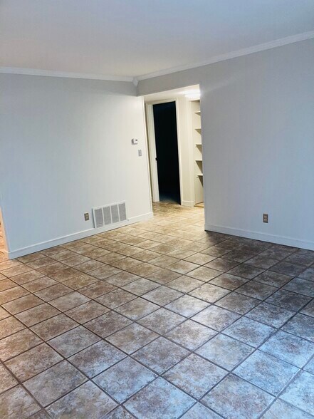 Building Photo - 1104 Mariedale Ct