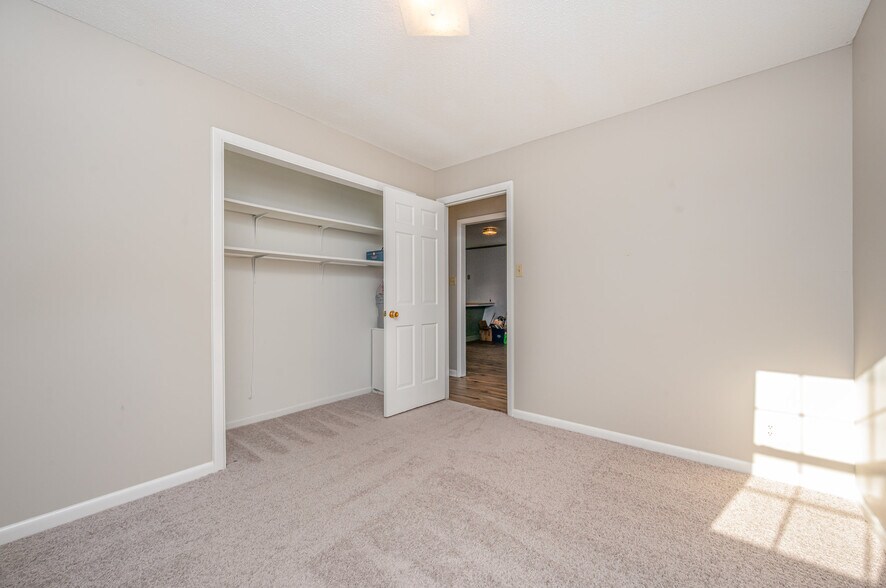 Building Photo - 1808 Majestic Dr