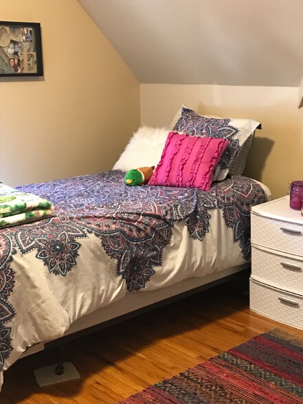 Building Photo - 916 Marshall Ave