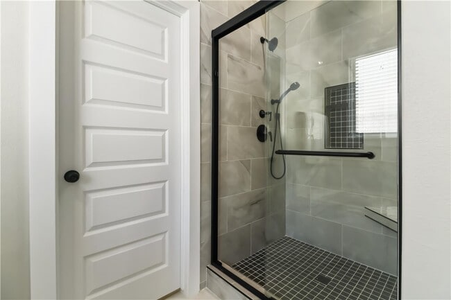 Building Photo - 500 Apollo Dr