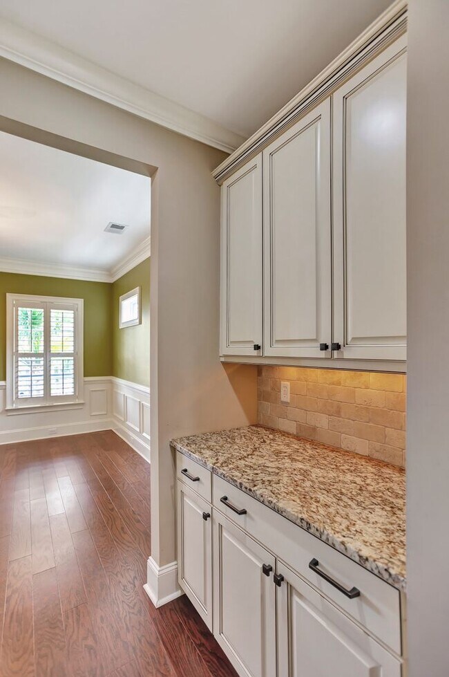Building Photo - Elevated Home in The Club at Legends Oaks Plantation