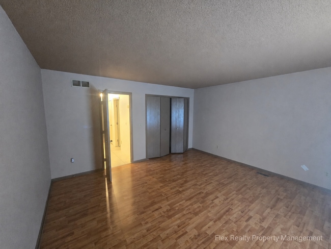 Building Photo - 5809 Ryewyck Dr