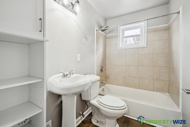 Building Photo - 2135 Ashburton St