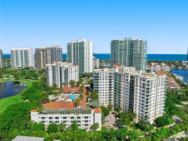 Building Photo - 19900 E Country Club Dr