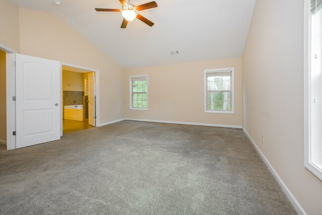 Building Photo - 390 Cliffhaven Cir