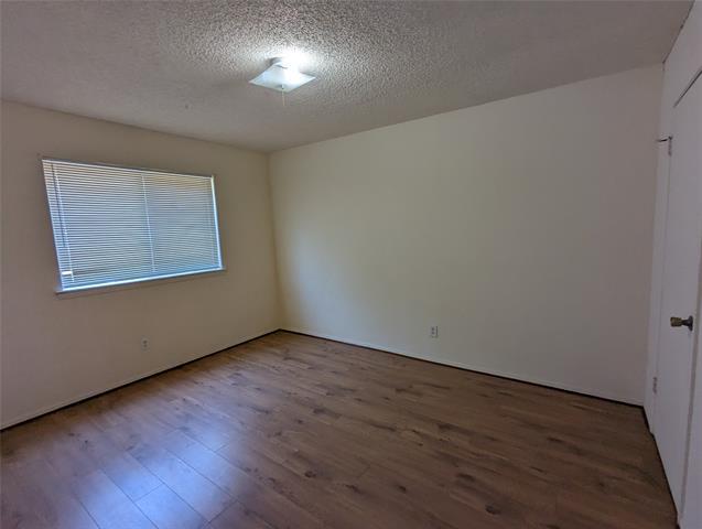 Building Photo - 1112 Dennis Dr