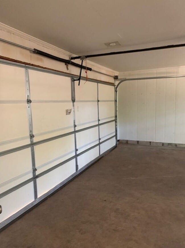 Building Photo - 1205 W Hwy 11