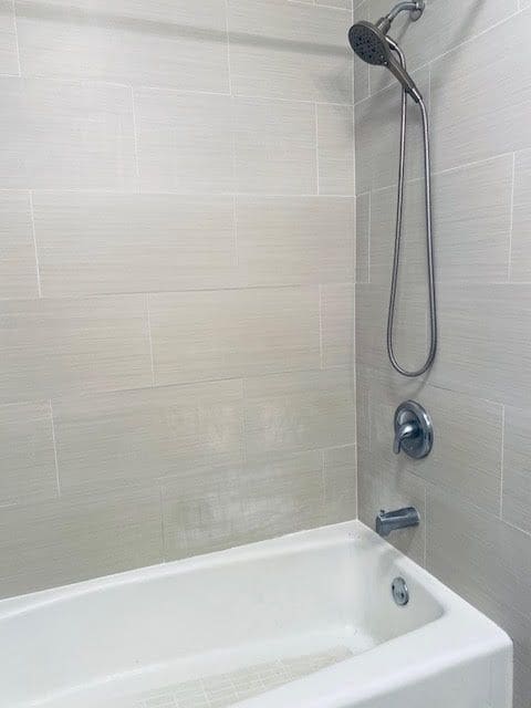 Building Photo - 550 43rd Ave