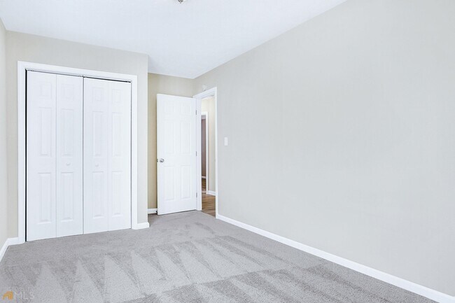Building Photo - 2991 Brooks Dr