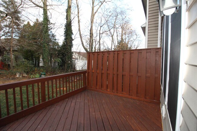 Building Photo - 3-Bedroom Townhome with Bonus Room, Large Deck and Garage!