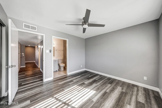 Building Photo - 1001 N Granite Reef Rd