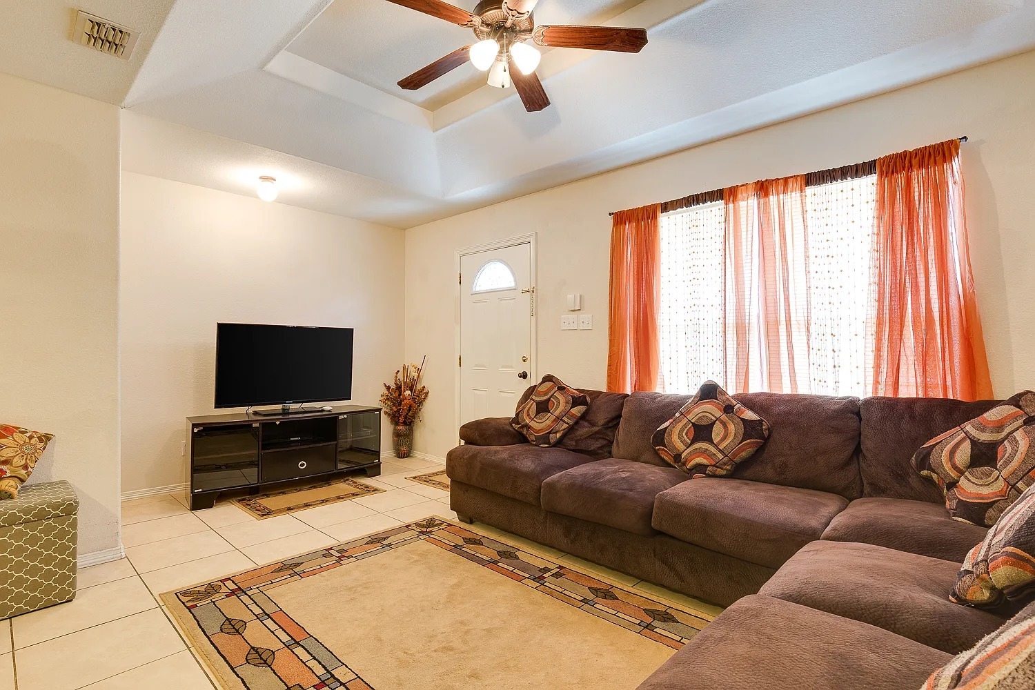 Building Photo - 107 S Ridge Ln