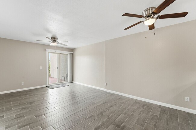 Building Photo - Central Phoenix Gem! Private Patio, Gated, Pool + Underground Parking