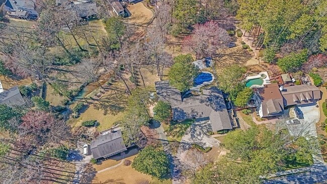 Building Photo - 505 River Valley Rd NW