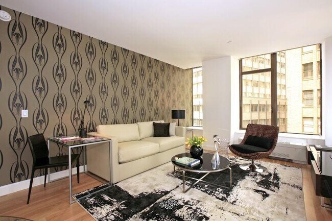 Primary Photo - 3 bedroom in New York NY 10004