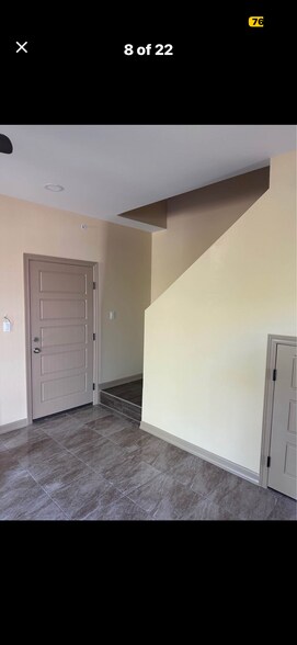 Building Photo - 530 Ebony