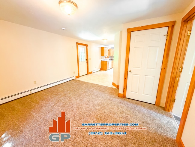 Building Photo - 129 Elm St