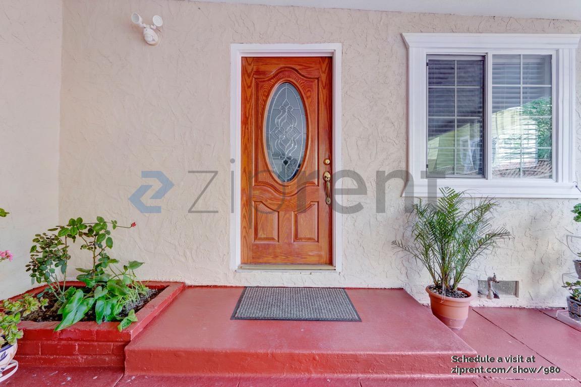 Building Photo - 364 N 9th St