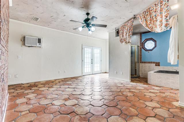Building Photo - 702 S Waterview Dr