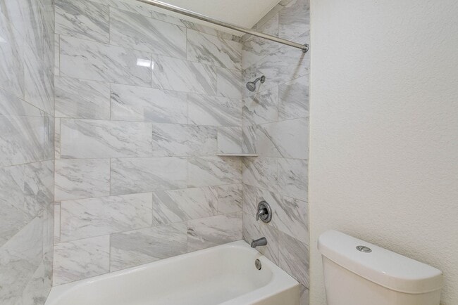 Building Photo - Museum District: Chic 2-Story newly updated home!