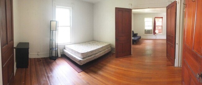 Interior Photo - 209 N Coler Ave