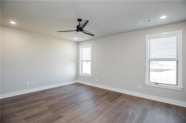 Building Photo - 6804 SW Basswood Ave