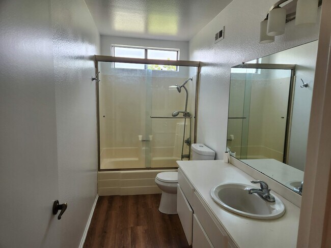 Bathroom - 1614 Loma Rd