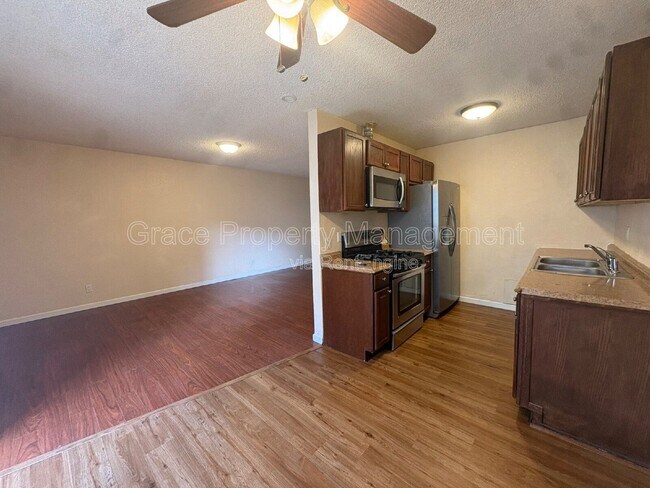 Building Photo - 10782 E Exposition Ave