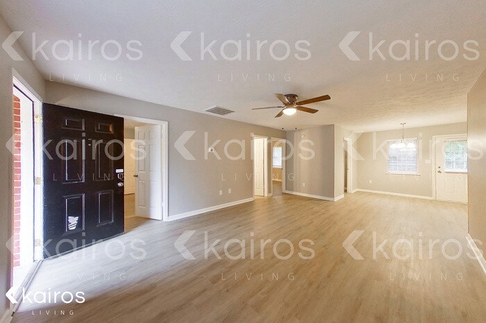 Building Photo - 301 Beaver Pointe Dr