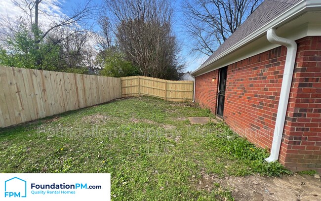 Building Photo - 7083 Gleneagles Dr