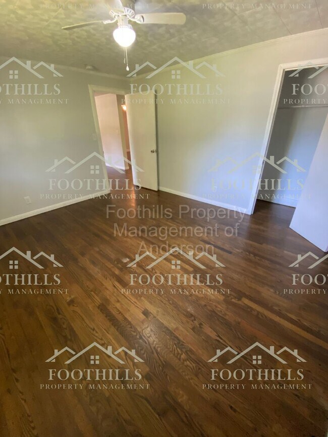 Building Photo - 106 Hanks Cir